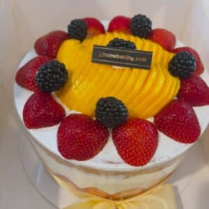 Korean Style Fruit Cake (6 inch)