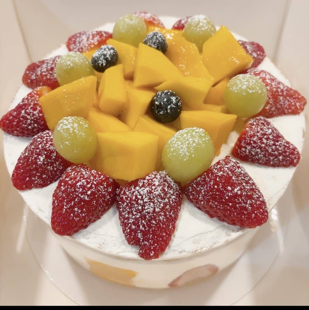 Korean Style Fruit Cake (9 inch)